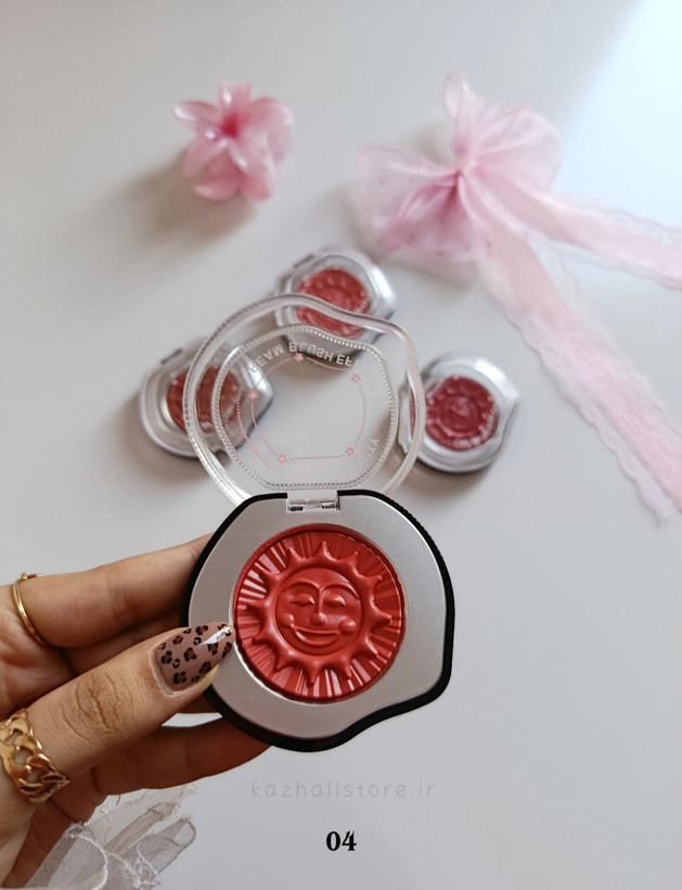 رژگونه و رژلب کرمی